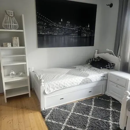 Fuer Gaeste Mit Niveau,monteurewohnung Mit 3 Separaten Schlafzimmern,parkplatz Fuer Grosses Fahrzeug Vorhanden 8,5m Lang * Wadersloh