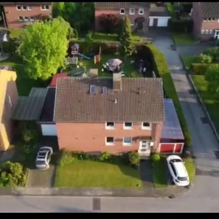 아파트 Fuer Gaeste Mit Niveau,monteurewohnung Mit 3 Separaten Schlafzimmern,parkplatz Fuer Grosses Fahrzeug Vorhanden 8,5m Lang