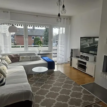 アパート Fuer Gaeste Mit Niveau,monteurewohnung Mit 3 Separaten Schlafzimmern,parkplatz Fuer Grosses Fahrzeug Vorhanden 8,5m Lang *