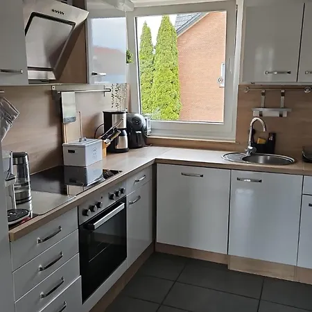 Für Gäste Mit Niveau,monteurewohnung Mit 2 Schlafzimmern,parkplatz Für Großes Fahrzeug Vorhanden 8,5m Lang *