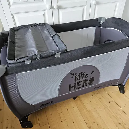 Fuer Gaeste Mit Niveau,monteurewohnung Mit 3 Separaten Schlafzimmern,parkplatz Fuer Grosses Fahrzeug Vorhanden 8,5m Lang