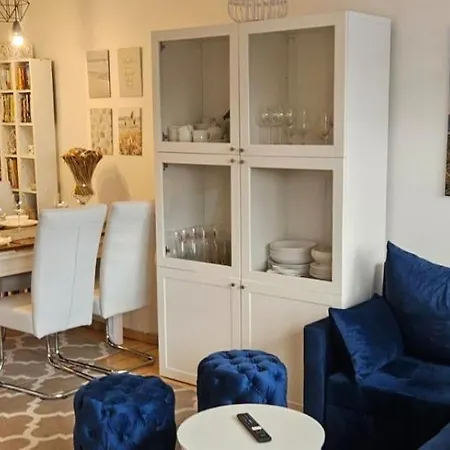 アパート Fuer Gaeste Mit Niveau,monteurewohnung Mit 3 Separaten Schlafzimmern,parkplatz Fuer Grosses Fahrzeug Vorhanden 8,5m Lang