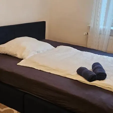Fuer Gaeste Mit Niveau,monteurewohnung Mit 3 Separaten Schlafzimmern,parkplatz Fuer Grosses Fahrzeug Vorhanden 8,5m Lang * 웨더스롯