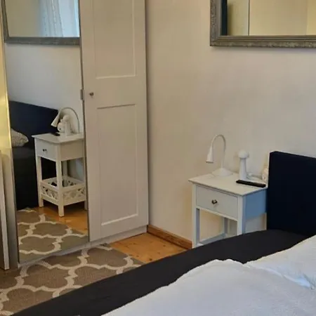 Fuer Gaeste Mit Niveau,monteurewohnung Mit 3 Separaten Schlafzimmern,parkplatz Fuer Grosses Fahrzeug Vorhanden 8,5m Lang