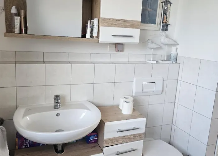 公寓 Fuer Gaeste Mit Niveau,monteurewohnung Mit 3 Separaten Schlafzimmern,parkplatz Fuer Grosses Fahrzeug Vorhanden 8,5m Lang