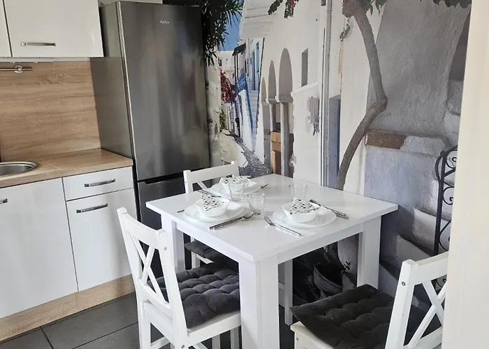 Fuer Gaeste Mit Niveau,monteurewohnung Mit 3 Separaten Schlafzimmern,parkplatz Fuer Grosses Fahrzeug Vorhanden 8,5m Lang