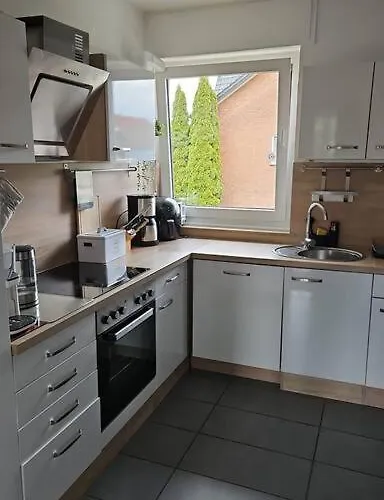 Fuer Gaeste Mit Niveau,monteurewohnung Mit 3 Separaten Schlafzimmern,parkplatz Fuer Grosses Fahrzeug Vorhanden 8,5m Lang 瓦德斯洛