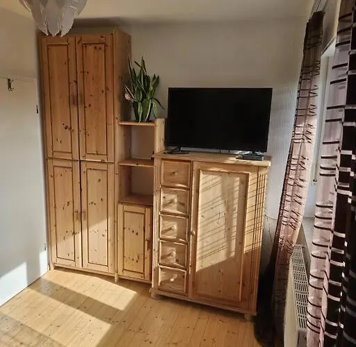 Fuer Gaeste Mit Niveau,monteurewohnung Mit 3 Separaten Schlafzimmern,parkplatz Fuer Grosses Fahrzeug Vorhanden 8,5m Lang *