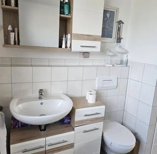 Fuer Gaeste Mit Niveau,monteurewohnung Mit 3 Separaten Schlafzimmern,parkplatz Fuer Grosses Fahrzeug Vorhanden 8,5m Lang 瓦德斯洛