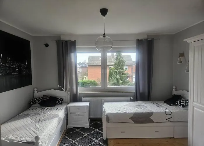 公寓 Fuer Gaeste Mit Niveau,monteurewohnung Mit 3 Separaten Schlafzimmern,parkplatz Fuer Grosses Fahrzeug Vorhanden 8,5m Lang *