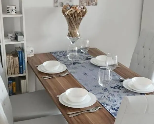 Fuer Gaeste Mit Niveau,monteurewohnung Mit 3 Separaten Schlafzimmern,parkplatz Fuer Grosses Fahrzeug Vorhanden 8,5m Lang