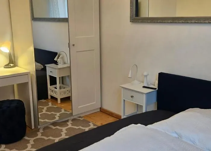 Fuer Gaeste Mit Niveau,monteurewohnung Mit 3 Separaten Schlafzimmern,parkplatz Fuer Grosses Fahrzeug Vorhanden 8,5m Lang